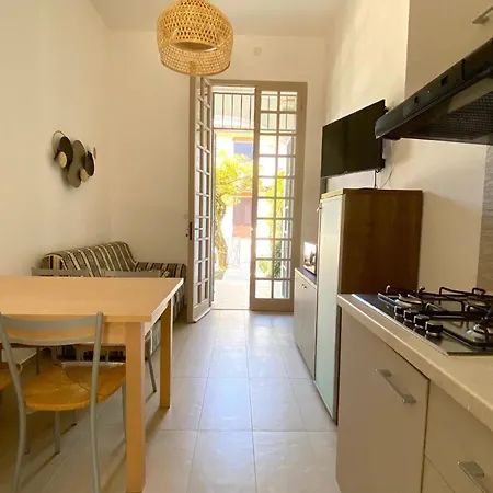 Renovierte Doppelhaushaelfte Mit Grossem Garten, Komplett Renoviert Casa vacanze