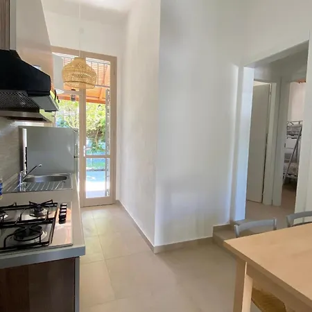 Renovierte Doppelhaushaelfte Mit Grossem Garten, Komplett Renoviert Casa vacanze