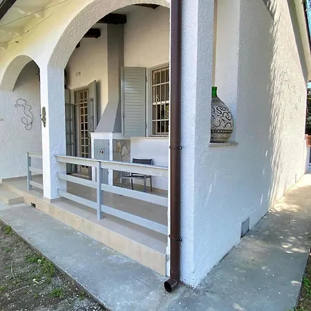 Renovierte Doppelhaushaelfte Mit Grossem Garten, Komplett Renoviert Casa vacanze