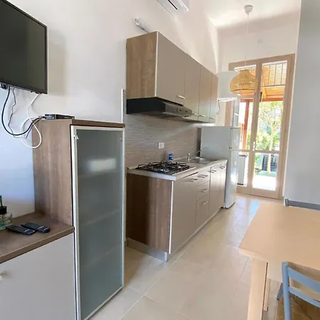 Σπίτι διακοπών Renovierte Doppelhaushaelfte Mit Grossem Garten, Komplett Renoviert *